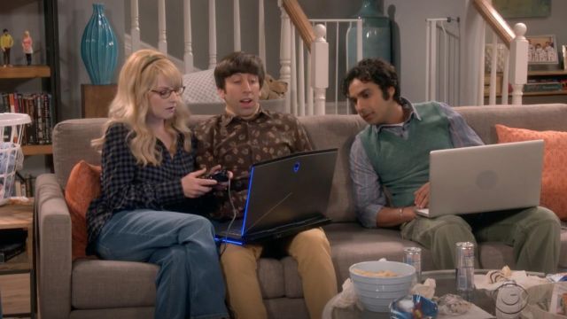La chemise à carreaux Paige portée par Bernadette Rostenkowski (Melissa Rauch) dans The Big Bang Theory S12E09