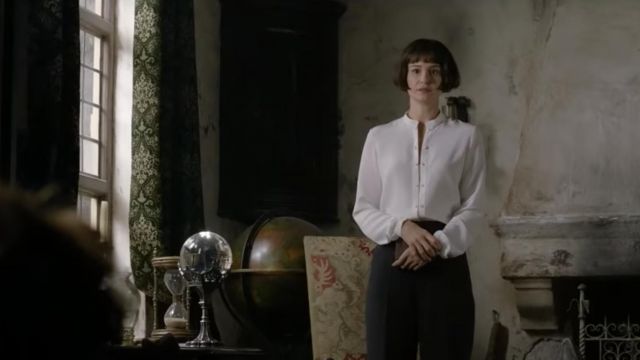 Tina Goldstein's (Katherine Waterston) white blouse as seen in Fantastic Beasts: The Crimes of Grindelwald
