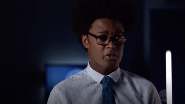 The tie blue wool worn by Curtis Holt (Echo Kellum) in Arrow S07E06