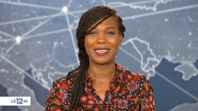 The printed shirt of Kareen Guiock in The 12:45 to M6 of the 26/10/2018