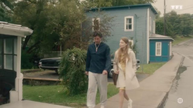The windproof K-Way worn by the Harry Quebert (Patrick Dempsey) in The Truth about the case of Harry Quebert S01E02