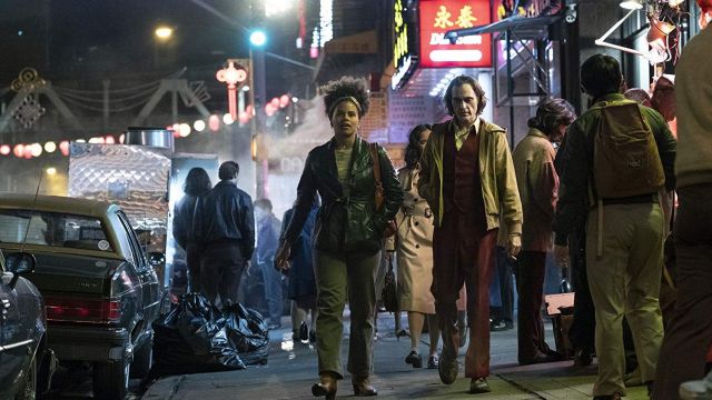 The hooded jacket beige range by Arthur Fleck / Joker (Joaquin Phoenix) in Joker