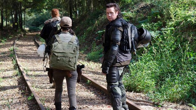 Le sac à dos militaire de Rosita Espinosa (Christian Serratos) dans The Walking Dead S04E10