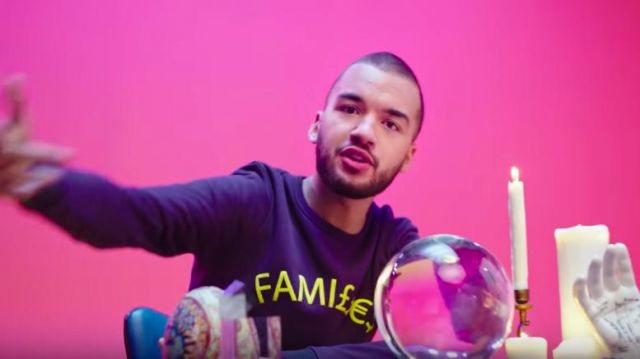 Le sweatshirt "FAMI££€$" Commune de Paris porté par Oli dans le clip Nous aussi 2 de Bigflo & Oli
