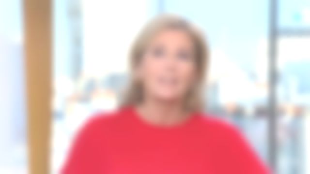 The Sweater round neck oversize red de Claire Chazal in free Entry to the 26/11/2018