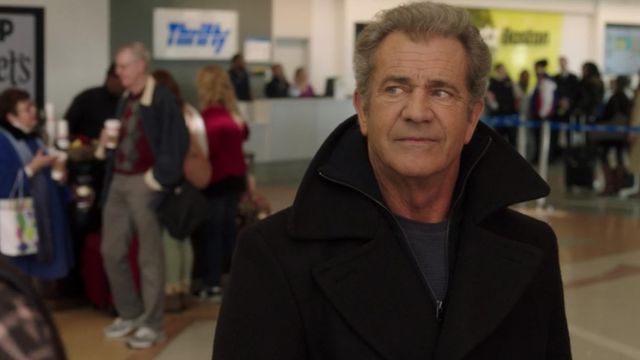 Le manteau caban porté par Kurt (Mel Gibson) dans Very Bad Dads 2