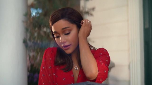 Shami Papillon Collier porté par Ariana Grande, dans son thank u, à côté de la musique de la vidéo