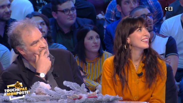 La robe jaune moutarde de Nolwenn Leroy dans Touche pas à mon poste du 06/12/2018
