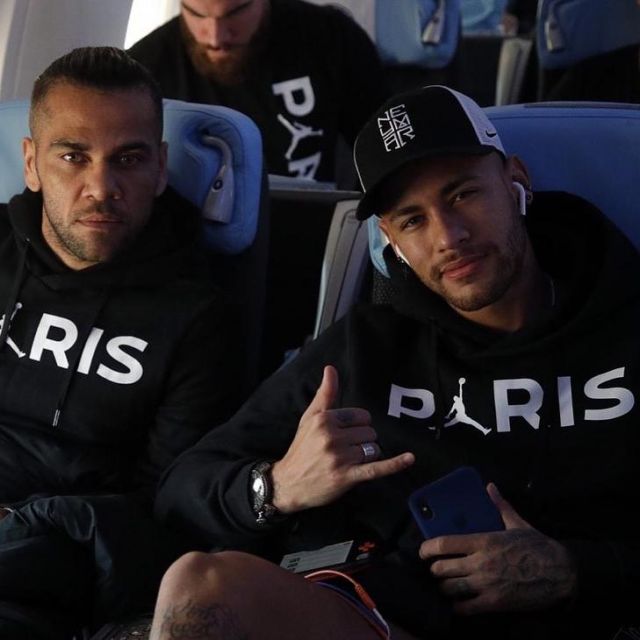 The hoodie Nike PSG x Jordan worn by Neymar on his account Instagram  @neymarjr | Spotern