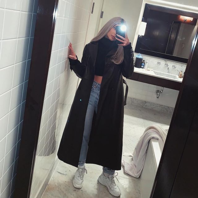 Le manteau en cuir de Kylie Jenner sur son compte Instagram @kyliejenner