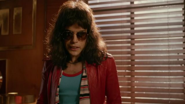 La veste en cuir rouge porté par Freddie Mercury (Rami Malek) comme on le voit dans Bohemian Rhapsody