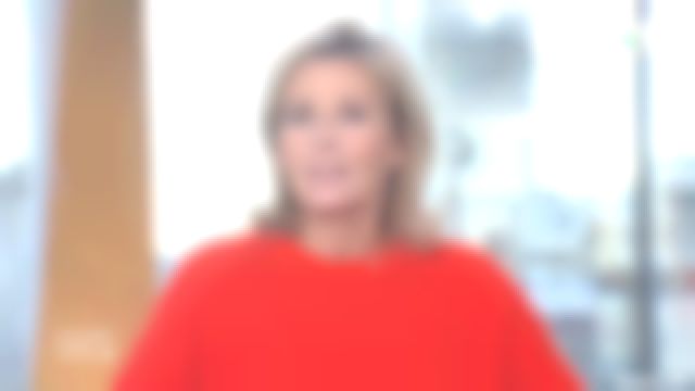 The sweater of Claire Chazal in Entry free-10/12/2018