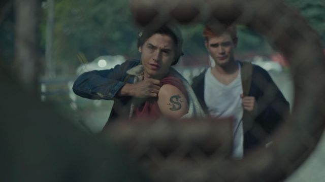 The temporary tattoo of the South Side Serpents, Jughead Jones (Cole  Sprouse) in Riverdale S03E08 | Spotern