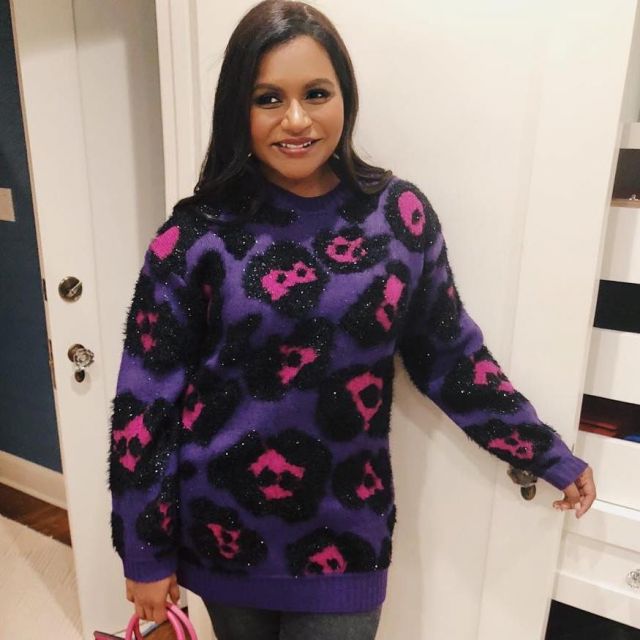 The sweater leopard by Mindy Kaling on the account instagram of @mindykaling