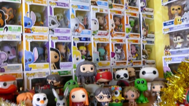 La figurine Funko Pop de Stitch dans la vidéo "TOUTE MA COLLECTION DE FUNKO POP !!"