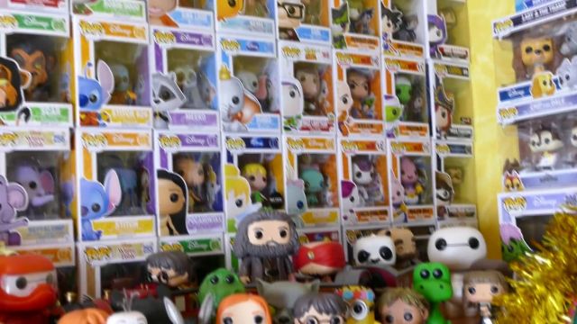 La figurine Funko Pop de Buzz l'éclair dans la vidéo "TOUTE MA COLLECTION DE FUNKO POP !!"