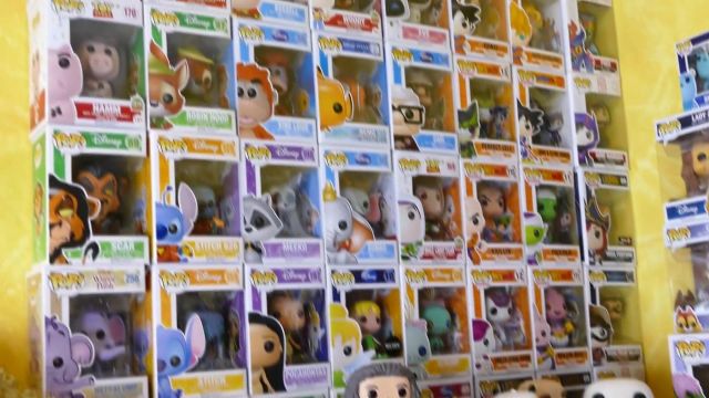 La figurine Funko Pop de Carl dans la vidéo "TOUTE MA COLLECTION DE FUNKO POP !!"