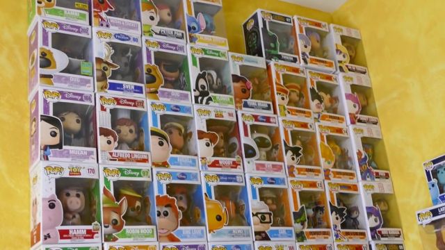 La figura Funko Pop de Fred en el video "ALL MY FUNKO POP COLLECTION!!"