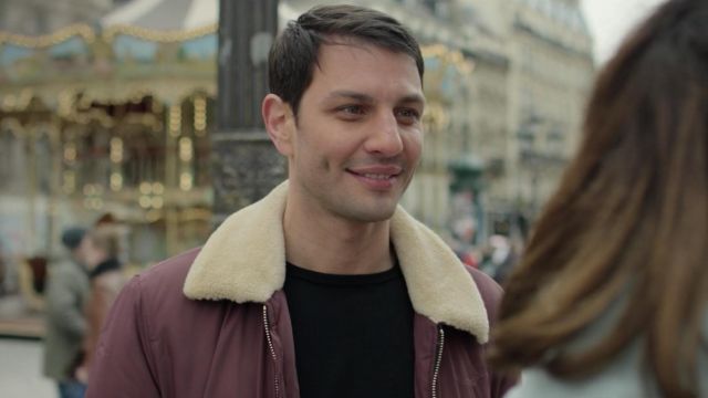 Le blouson bomber porté par Jules (Marc Ruchmann) dans la série Plan Coeur S01E01