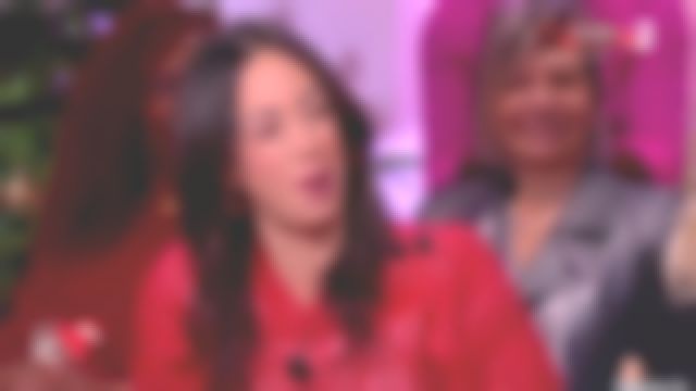 The sweater of Janane Boudili in I love you etc... the 17/12/2018