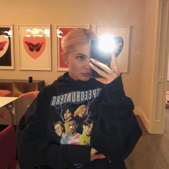 Le sweatshirt Balenciaga de Kylie Jenner sur son compte Instagram @kyliejenner