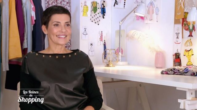 Le pull noir en cuir de Cristina Córdula dans Les reines du shopping du 17/12/2018
