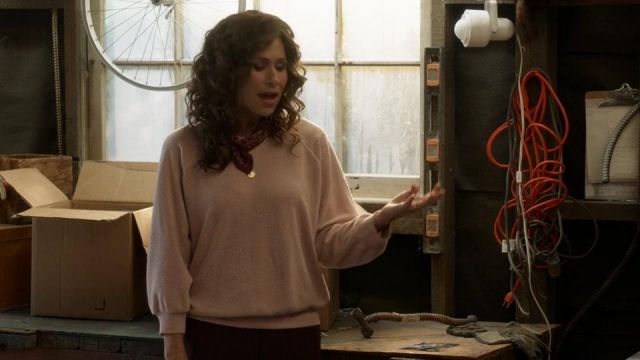 Pink Sweat worn by Maya DiMeo (Minnie Driver) in Speechless (S03E07)