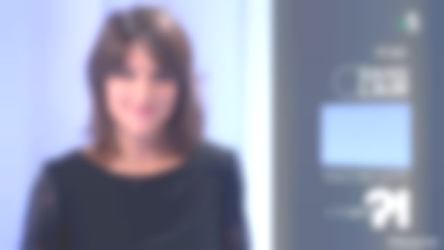 Le top noir manches dentelles de Mélanie Taravant dans C à dire du 20/12/2018