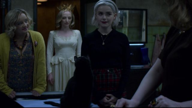 The plaid skirt of Sabrina Spellman (Kiernan Shipka) in The New Adventures of Sabrina (S01E11) - A Winter fairy-tale