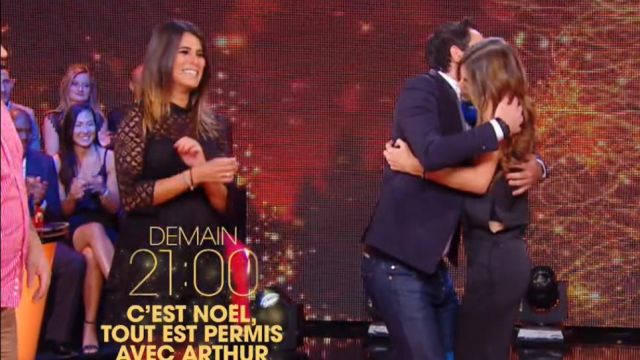 La robe de Karine Ferri dans C'est noel tout est permis avec Arthur du 21/12/2018