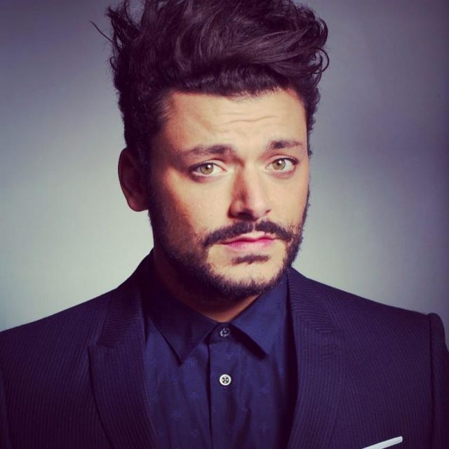 The suit jacket worn by Kev Adams on his account Instagram @kevadams