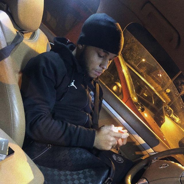 La veste noire Jordan x Paris Saint Germain de Zola sur son compte Instagram @binkszola