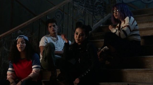 The striped vest Urban Outfitters worn by Gert Yorkes (Ariela Barer) in Marvel's Runaways S02E04