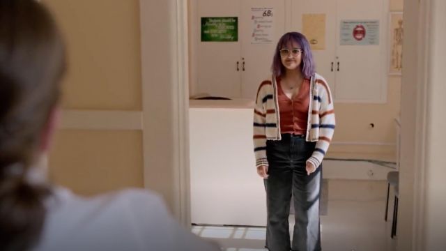 The jean oversize BDG of Gert Yorkes (Ariela Barer) in Marvel's Runaways S02E04