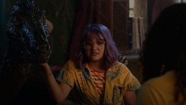 The yellow shirt with floral motif, Van Gogh Gert Yorkes (Ariela Barer) in Marvel's Runaways S02E08