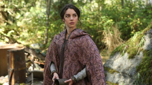 Javotte's (‎Adelaide Kane) pink cape as seen in Once upon a time S07E06