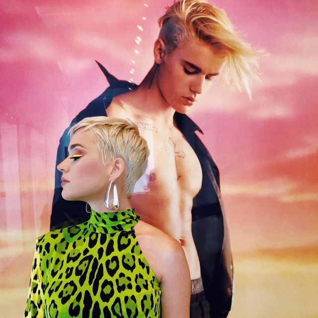 Earrings large Jennifer Fisher of Katy Perry on his account Instagram @katty___perry__