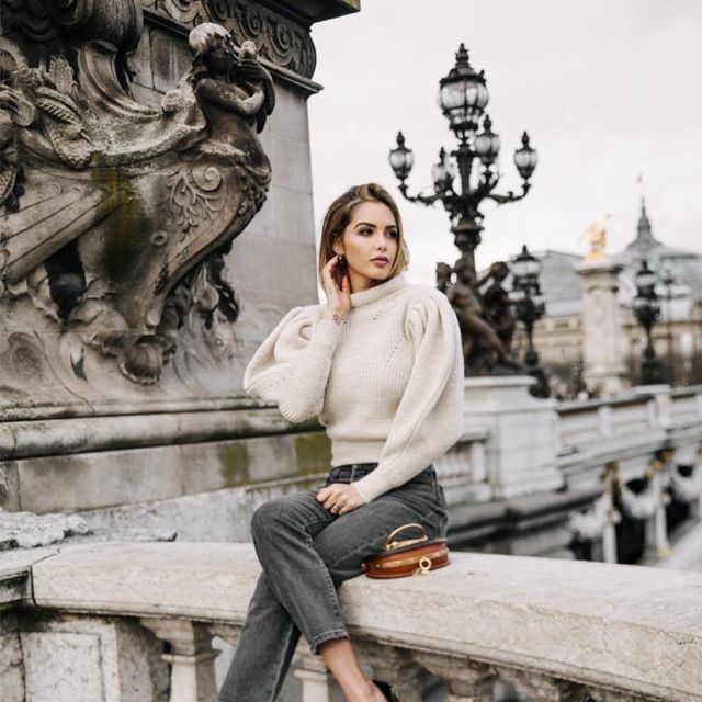 The Sweater with Puffed Sleeves of Nabilla Benattia on the account instagram @nabillanew