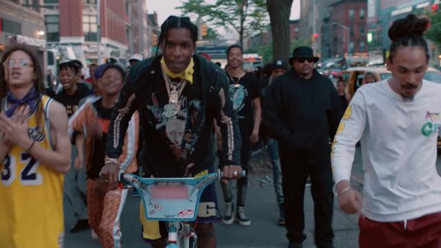 Le t-shirt manches longues Korn de A$AP Rocky dans son clip Tony Tone