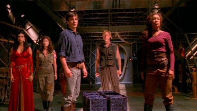 The holster leather Captain Malcolm 'Mal' Reynolds (Nathan Fillion) in Firefly S01E02