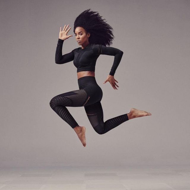 The sports outfit black Fabletics worn by Kelly Rowland on his account Instagram