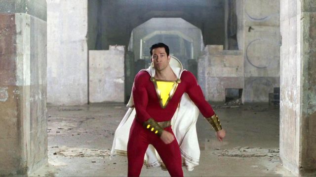 Le costume de Shazam (Zachary Levi) dans Shazam!