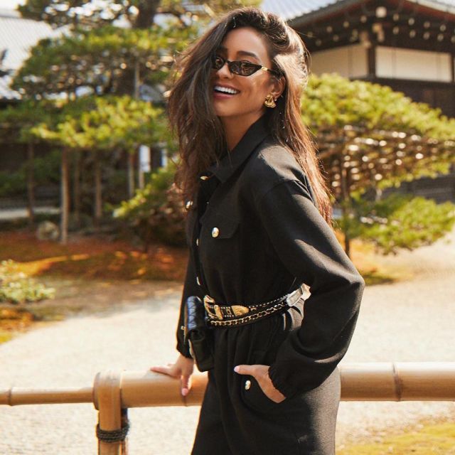The combination black Shay Mitchell on the account instagram @shaymitchell
