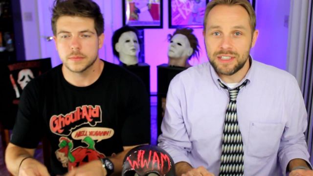 Le t-shirt Goul-Aid noir dans la vidéo YouTube AHS cult Episode 2 recap American Horror Story: cult de WeWatchedAMovie
