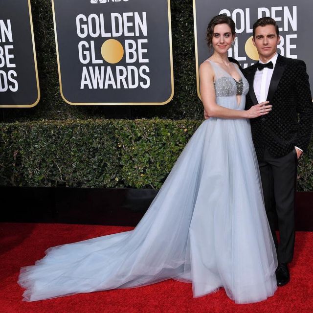 La robe Vera Wang portée par Alison Brie aux Golden Globes 2019 sur son compte Instagram @alisonbrie