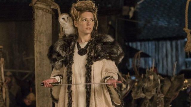 Lagertha's (Katheryn Winnick) costume as seen in Vikings S04E18