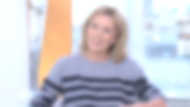 The cashmere sweater in stripes of Claire Chazal in free Entry to the 07/01/2019
