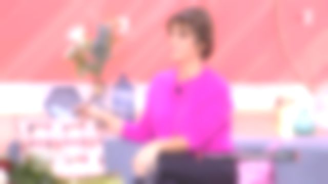 Le pull de Faustine Bollaert dans Ça commence aujourd'hui du 08/01/2019