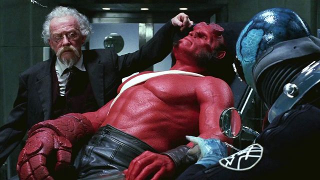 The fist of stone, Hellboy (Ron Perlman) in Hellboy
