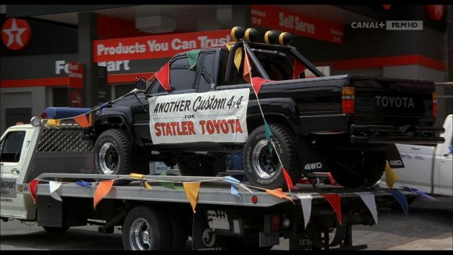 Pick-up de Toyota de Marty McFly (Michael J. Fox) dans Retour vers le Futur